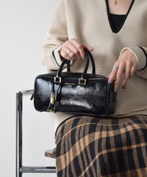 CHRISTIAN VILLA ブラックレザー バッグ CHRISTIAN VILLA チャーム付きレザーハンドル横長バッグ