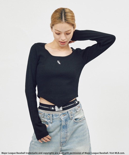 BACK TO THE FIELD（バック トゥー ザ フィールド）の「【MLB】裾Vワンポイントロゴカットリブトップス（Tシャツ/カットソー・レディース・ブラック/ブルー/ホワイト・FREE）」の17枚目の写真