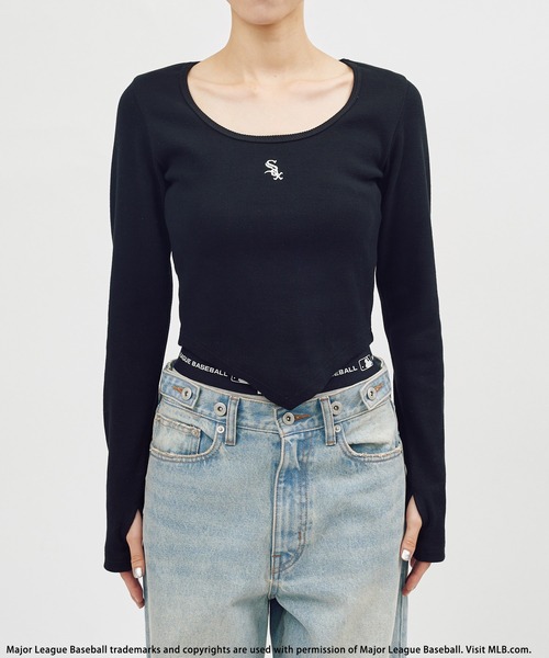 BACK TO THE FIELD（バック トゥー ザ フィールド）の「【MLB】裾Vワンポイントロゴカットリブトップス（Tシャツ/カットソー・レディース・ブラック/ブルー/ホワイト・FREE）」の21枚目の写真