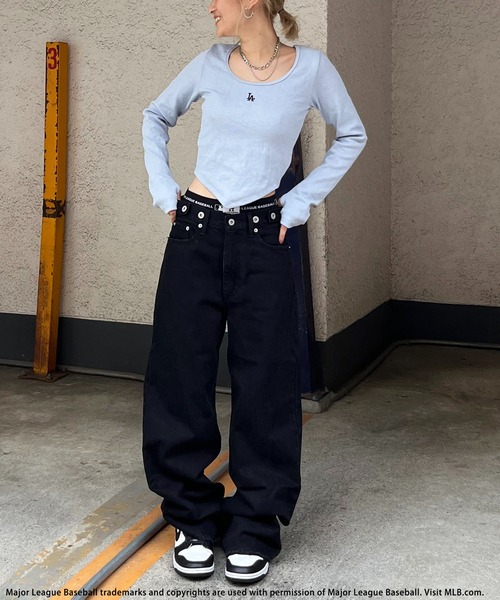 BACK TO THE FIELD（バック トゥー ザ フィールド）の「【MLB】裾Vワンポイントロゴカットリブトップス（Tシャツ/カットソー・レディース・ブラック/ブルー/ホワイト・FREE）」の16枚目の写真