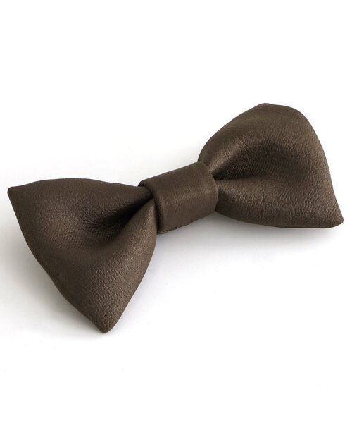 BREEZE（ブリーズ）の「キッズ 蝶ネクタイ(レザー調)（蝶ネクタイ・キッズ・アイボリー/ブラウン/マスタード・FREE）」の10枚目の写真