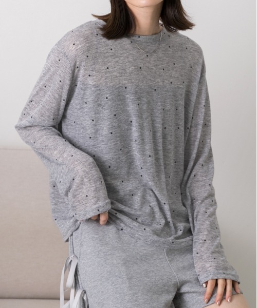 ad thie（アドティエ）の「クルーネック ドット柄 カットソー（Tシャツ/カットソー・レディース・ベージュ/ブラック/オフホワイト/杢グレー・FREE）」の4枚目の写真