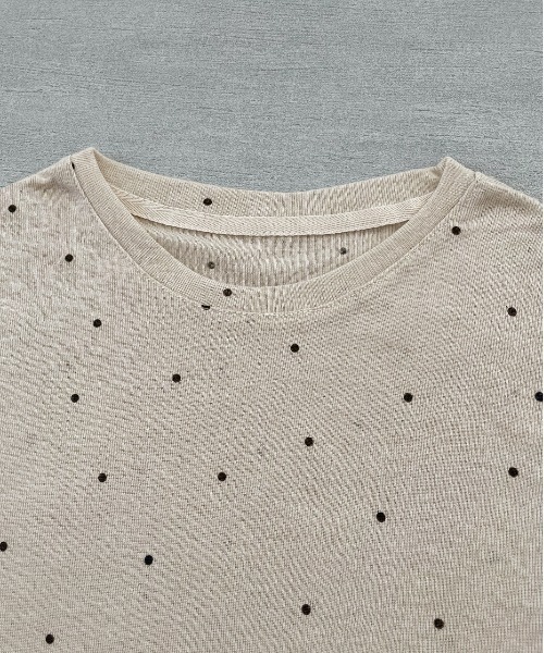 ad thie（アドティエ）の「クルーネック ドット柄 カットソー（Tシャツ/カットソー・レディース・ベージュ/ブラック/オフホワイト/杢グレー・FREE）」の9枚目の写真