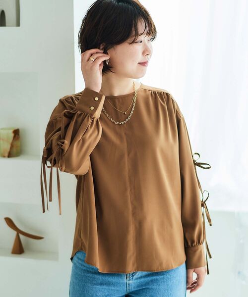 le.coeur blanc（ルクールブラン）の「ボリュームスリーブリボンブラウス（シャツ/ブラウス・レディース・サックスブルー/ブラック/キャメル・38）」の5枚目の写真