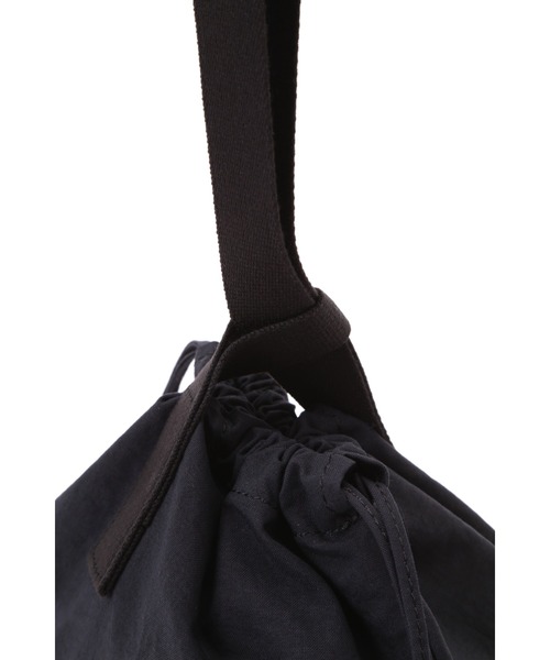 MARGARET HOWELL（マーガレットハウエル）の「BOTANICAL DYED NYLON（ハンドバッグ・レディース・ネイビー・FREE）」の7枚目の写真