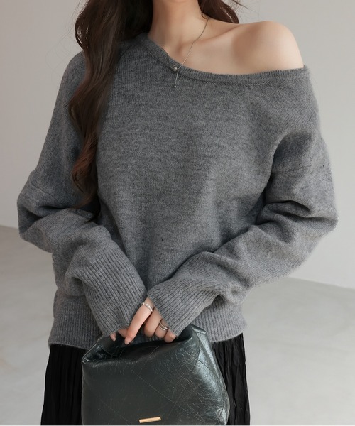 セール】デザイン不規則なオフショルダーニット（ニット/セーター