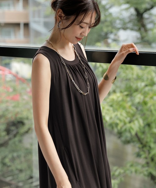 STYLE DELI（スタイルデリ）の「【Made in JAPAN】ギャザーフレアカットソードレス（ワンピース・レディース・ブラウン系その他/レッド・MEDIUM/SMALL）」の7枚目の写真
