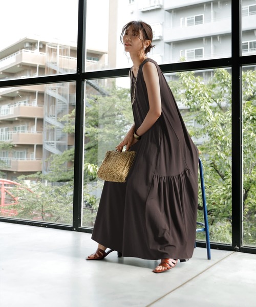 STYLE DELI（スタイルデリ）の「【Made in JAPAN】ギャザーフレアカットソードレス（ワンピース・レディース・ブラウン系その他/レッド・MEDIUM/SMALL）」の8枚目の写真