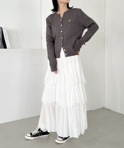 CLEA(クレア)の「ワンポイント刺繍ケーブル編みニットカーディガン(カーディガン/ボレロ・レディース・アイボリー/ラベンダー/チャコールグレー/ネイビー・FREE)」の15枚目の写真