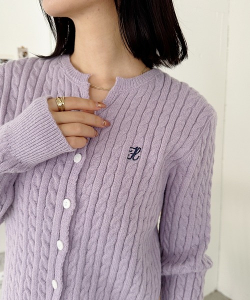 セール】ワンポイント刺繍ケーブル編みニットカーディガン