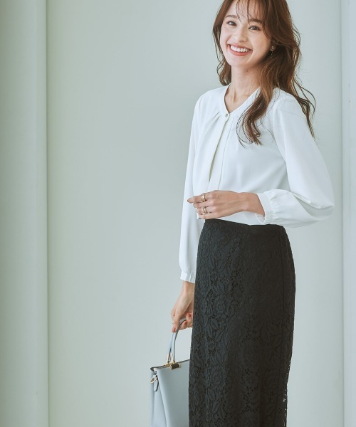 7days Life Styling（セブンデイズライフスタイリング）の「ストレッチとろみ素材フロント2WAYブラウス（しわになりにくい・速乾・洗濯機OK・UVカット）（シャツ/ブラウス・レディース・グレイッシュベージュ/サックスブルー/オフホワイト/ネイビー/ライトブルー・S/M/L/LL/3L）」の7枚目の写真