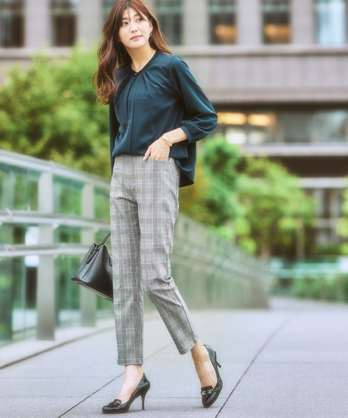 7days Life Styling（セブンデイズライフスタイリング）の「ストレッチとろみ素材フロント2WAYブラウス（しわになりにくい・速乾・洗濯機OK・UVカット）（シャツ/ブラウス・レディース・グレイッシュベージュ/サックスブルー/オフホワイト/ネイビー/ライトブルー・S/M/L/LL/3L）」の18枚目の写真