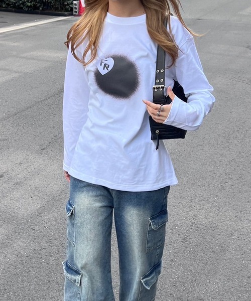 fiere(フィエール)の「スターデザインロンT/長袖Tシャツ(Tシャツ/カットソー・レディース・ホワイト・MEDIUM)」の3枚目の写真