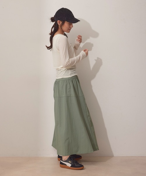 NERGY（ナージー）の「ギャザーナイロンスカート（スカート・レディース・カーキ/ブラック・FREE）」の19枚目の写真