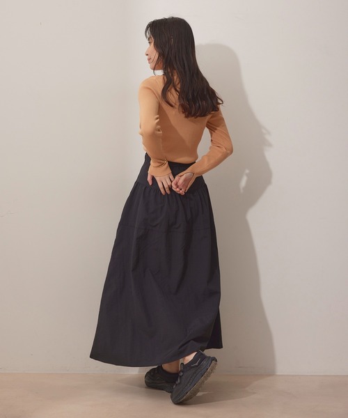 NERGY（ナージー）の「ギャザーナイロンスカート（スカート・レディース・カーキ/ブラック・FREE）」の13枚目の写真