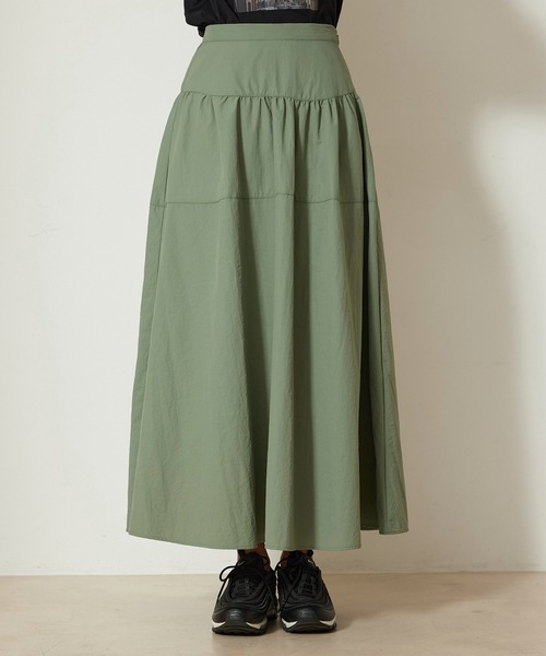 NERGY（ナージー）の「ギャザーナイロンスカート（スカート・レディース・カーキ/ブラック・FREE）」の7枚目の写真