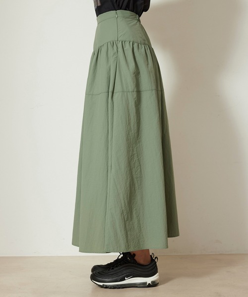 NERGY（ナージー）の「ギャザーナイロンスカート（スカート・レディース・カーキ/ブラック・FREE）」の8枚目の写真