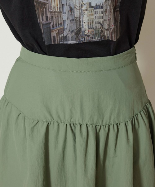 NERGY（ナージー）の「ギャザーナイロンスカート（スカート・レディース・カーキ/ブラック・FREE）」の10枚目の写真