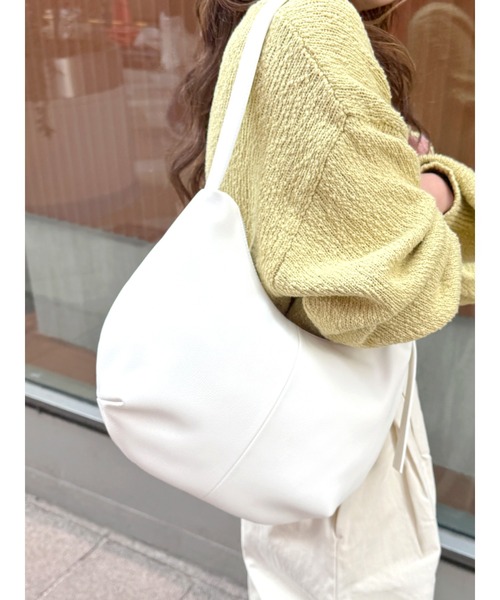 Ungrid(アングリッド)の「フェイクレザーショルダーバッグ(ショルダーバッグ・レディース・オフホワイト/オレンジ・FREE)」の2枚目の写真