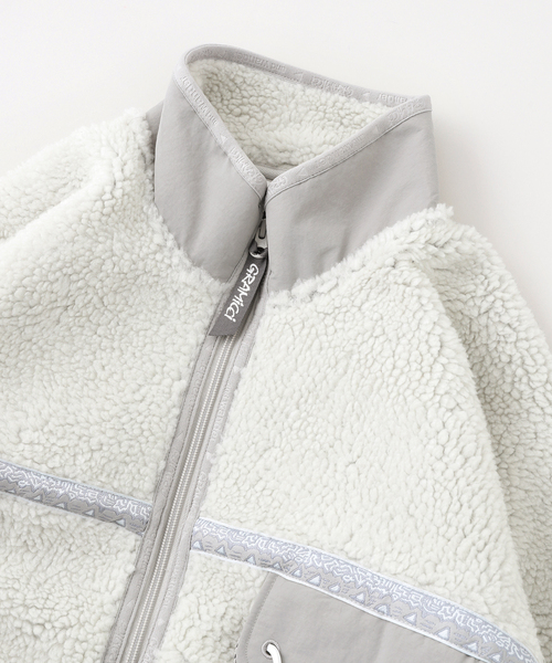 and wander(アンドワンダー)の「Gramicci × and wander JQ TAPE FLEECE JACKET GUJ4-F3005-M(ブルゾン・メンズ・ブラック/ライトグレー・MEDIUM/LARGE)」の4枚目の写真