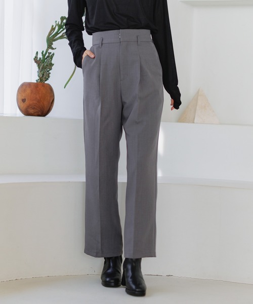 mysty woman(ミスティウーマン)の「セットアップ着用可・センタープレスストレートパンツ 291372(スラックス・レディース・ネイビー/ベージュ/グレー・FREE)」の2枚目の写真