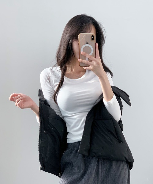 VIVID LADY(ビビッドレディー)の「裏起毛 カットソー 長袖 トップス 長袖 インナー tシャツ 韓国ファッション ヒートテック レディース シャツ レイヤード 無地 ラウンドネック あったか(Tシャツ/カットソー・レディース・カーキ/ブラック/ホワイト/グレー・FREE)」の6枚目の写真