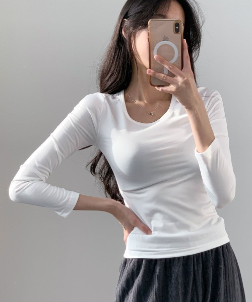 VIVID LADY(ビビッドレディー)の「裏起毛 カットソー 長袖 トップス 長袖 インナー tシャツ 韓国ファッション ヒートテック レディース シャツ レイヤード 無地 ラウンドネック あったか(Tシャツ/カットソー・レディース・カーキ/ブラック/ホワイト/グレー・FREE)」の9枚目の写真