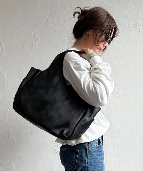 LBC（エルビーシー）の「フェイクレザークリテバッグ（トートバッグ・レディース・イエロー/ベージュ/ブラック/シルバー/ボルドー・FREE）」の12枚目の写真