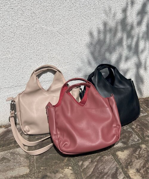 LBC（エルビーシー）の「フェイクレザークリテバッグ（トートバッグ・レディース・イエロー/ベージュ/ブラック/シルバー/ボルドー・FREE）」の19枚目の写真