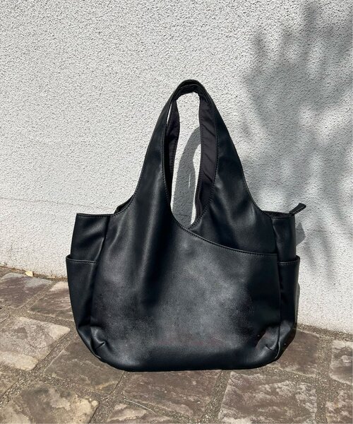 LBC（エルビーシー）の「フェイクレザークリテバッグ（トートバッグ・レディース・イエロー/ベージュ/ブラック/シルバー/ボルドー・FREE）」の22枚目の写真