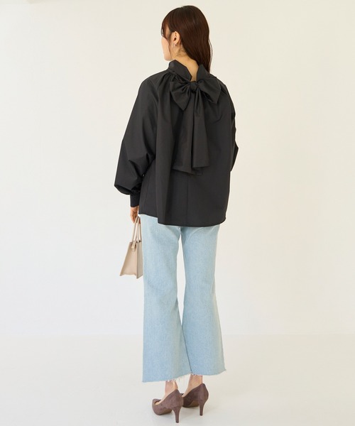 INCEDE（インシード）の「前後2WAY ビッグボウタイブラウス（シャツ/ブラウス・レディース・ブラック/オフホワイト/ホワイト/ブルー系その他/ライトブルー・M/L/LL）」の15枚目の写真