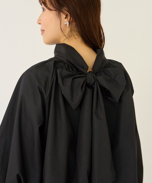 INCEDE（インシード）の「前後2WAY ビッグボウタイブラウス（シャツ/ブラウス・レディース・ブラック/オフホワイト/ホワイト/ブルー系その他/ライトブルー・M/L/LL）」の16枚目の写真
