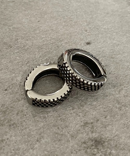 SPINNS（スピンズ）の「ヴィンテージライクシルバーフープイヤリング/アソートモチーフ（イヤリング・メンズ・E/D/C/F/A/B/G・ONESIZE）」の3枚目の写真