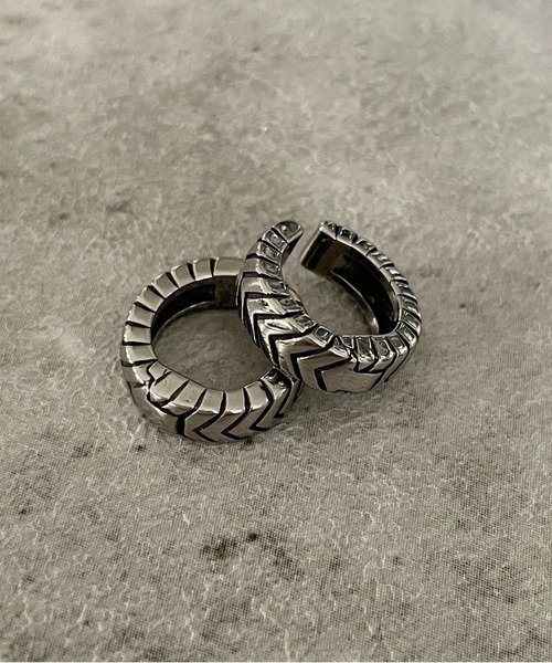 SPINNS（スピンズ）の「ヴィンテージライクシルバーフープイヤリング/アソートモチーフ（イヤリング・メンズ・E/D/C/F/A/B/G・ONESIZE）」の16枚目の写真