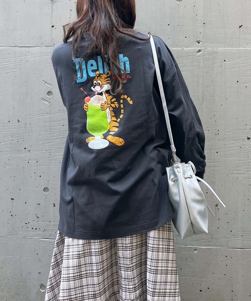 AS KNOW AS plus（アズノゥアズプラス）の「●ワンポイントロゴ刺繍 フォト＆アニマル ビッグサイズロンT（Tシャツ/カットソー・レディース・ライトピンク/スミクロ/オフホワイト・FREE）」の19枚目の写真