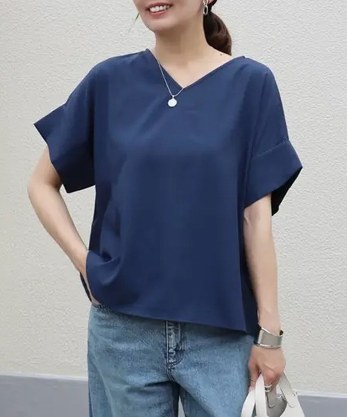 aquagarage（アクアガレージ）の「Vネック5分袖ブラウス（シャツ/ブラウス・レディース・ブラック/ベージュ/ネイビー/グレイッシュブルー/ピンク/ホワイト・LL/S/L/M）」の4枚目の写真