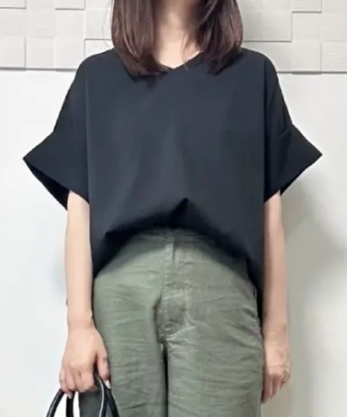 aquagarage（アクアガレージ）の「Vネック5分袖ブラウス（シャツ/ブラウス・レディース・ブラック/ベージュ/ネイビー/グレイッシュブルー/ピンク/ホワイト・LL/S/L/M）」の14枚目の写真