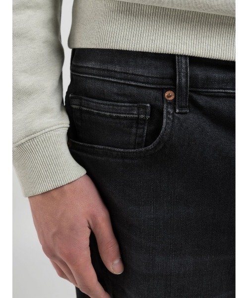 REPLAY（リプレイ）の「10.5OZ ECO PLUS GROVERデニムショーツ（デニムパンツ・メンズ・ダークブラック・28inch/30inch/32inch/34inch）」の6枚目の写真