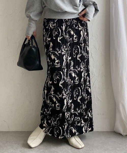 She's Closet（シーズクローゼット）の「ストレートIラインハイウエストロングプリーツスカート（スカート・レディース・アイボリー/グレイッシュベージュ/チャコールグレー/ブラック/ブラック系その他/マスタード/ホワイト系その他/ブラック系その他2・M/L）」の4枚目の写真