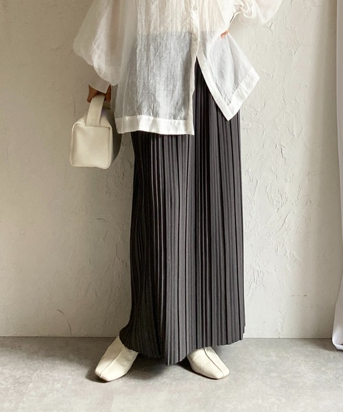 She's Closet（シーズクローゼット）の「ストレートIラインハイウエストロングプリーツスカート（スカート・レディース・アイボリー/グレイッシュベージュ/チャコールグレー/ブラック/ブラック系その他/マスタード/ホワイト系その他/ブラック系その他2・M/L）」の6枚目の写真