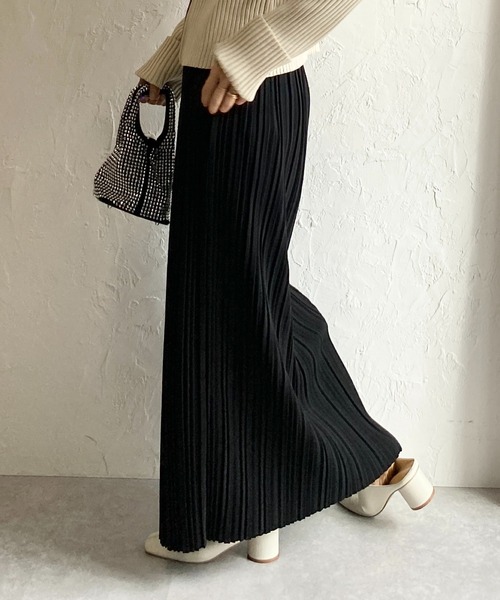 She's Closet（シーズクローゼット）の「ストレートIラインハイウエストロングプリーツスカート（スカート・レディース・アイボリー/グレイッシュベージュ/チャコールグレー/ブラック/ブラック系その他/マスタード/ホワイト系その他/ブラック系その他2・M/L）」の3枚目の写真