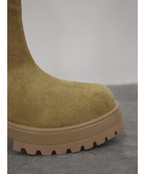 Reurie'（レウリィ）の「Vカットロングブーツ／v cut long boots 厚底 ウエスタンブーツ スウェード 韓国 カジュアル シンプル 脚長（ブーツ・レディース・ブラック/ベージュ・23/24/24.5/25/23.5）」の4枚目の写真