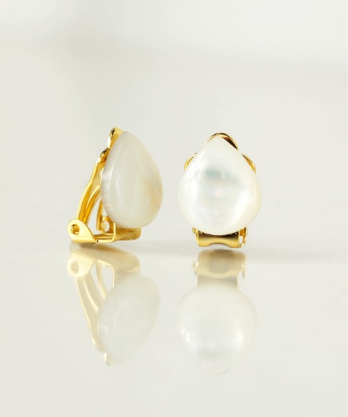 anq.（アンク）の「「anq.」OneStoneイヤリング(マザーオブパール)（イヤリング・レディース・ブラック/ホワイト・ONE SIZE）」の2枚目の写真