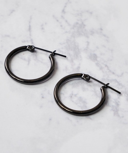 TETE HOMME（テットオム）の「ペア フープピアス（ピアス（両耳用）・メンズ・シルバー/ブラック/ゴールド・FREE）」の2枚目の写真