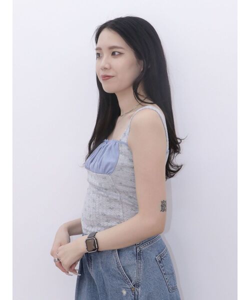 jouetie(ジュエティ)の「ドッキングフリルカットキャミソール(キャミソール・レディース・ブラック/オフホワイト/グレー・MEDIUM)」の21枚目の写真