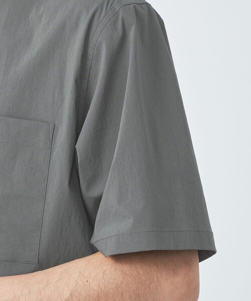 green label relaxing（グリーンレーベルリラクシング）の「WONDER CLOTH バンドカラー 半袖 シャツ -ストレッチ・接触冷感・吸水速乾-（シャツ/ブラウス・メンズ・ブラック/ネイビー/ダークグレー・S/M/L/XL）」の17枚目の写真