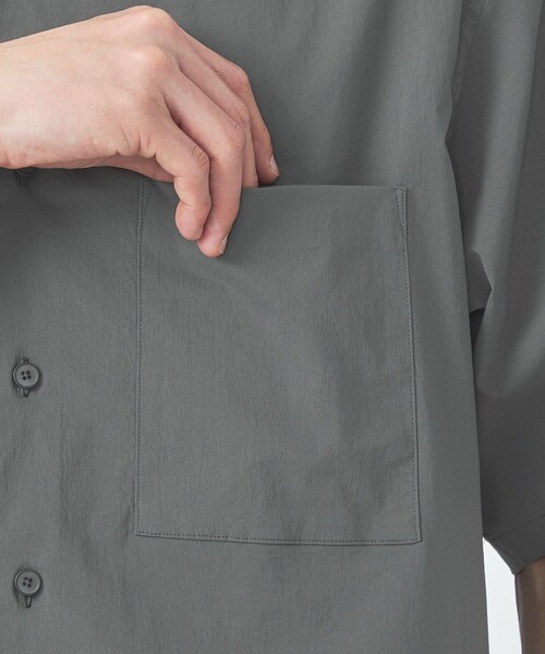 green label relaxing（グリーンレーベルリラクシング）の「WONDER CLOTH バンドカラー 半袖 シャツ -ストレッチ・接触冷感・吸水速乾-（シャツ/ブラウス・メンズ・ブラック/ネイビー/ダークグレー・S/M/L/XL）」の19枚目の写真