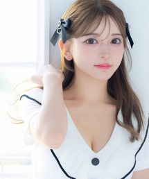 Tika（ティカ）の「ヘアアクセサリーリボンデザインパールチェーンツインバレッタ（バレッタ/ヘアクリップ）」