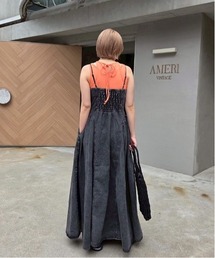 DENIM BUSTIER DOCKING FLARE DRESSを使った人気ファッション