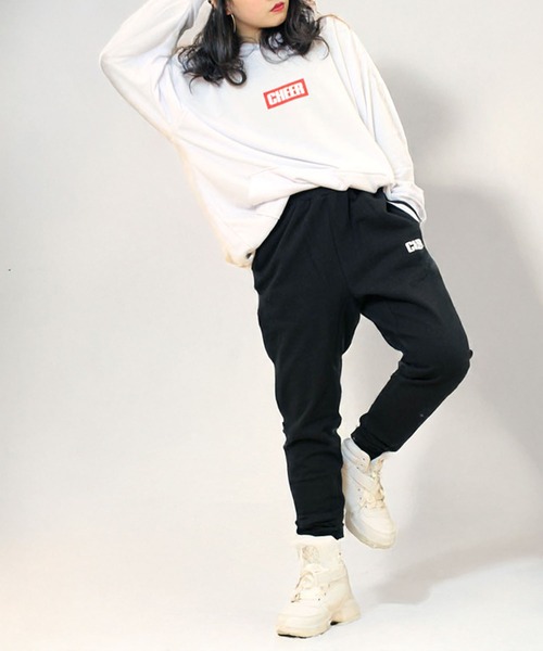 CHEER(チアー)の「ダブルラインスリムフィットスウェットパンツ(スウェットパンツ・レディース・ホワイト/ブラック・S/M/L/LL)」の4枚目の写真
